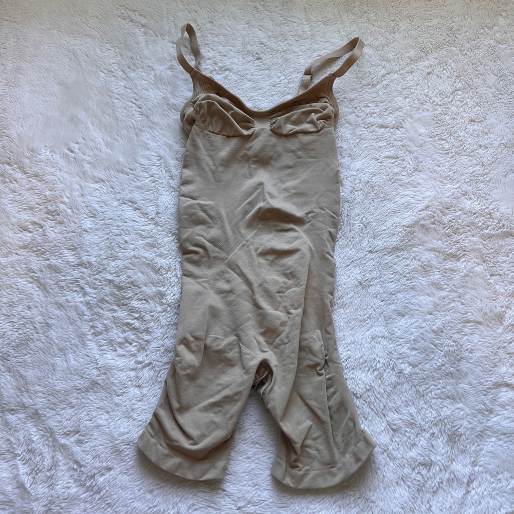 Skims Sculpting Mid Thigh Bodysuit Sand Beige Size Medium NWOT COMPRESSION